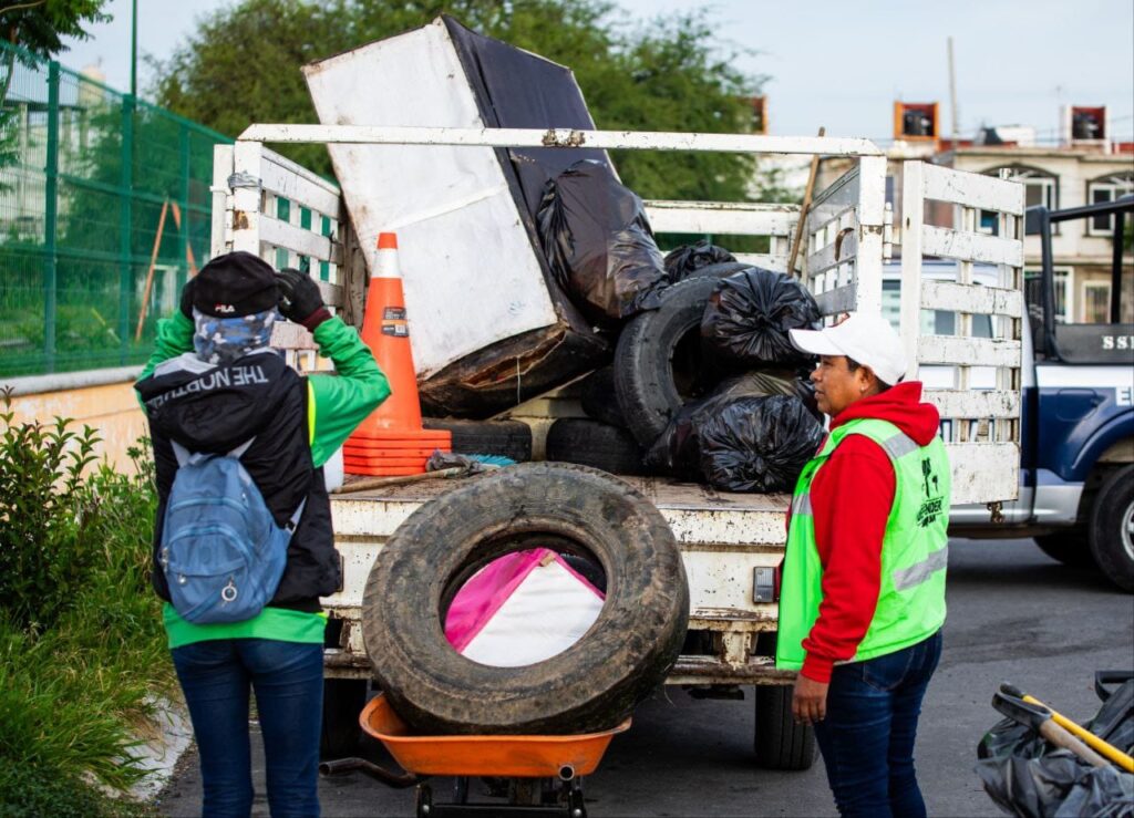 Supervisa Roberto Cabrera trabajos de mejora de imagen urbana en la colonia La Peña
