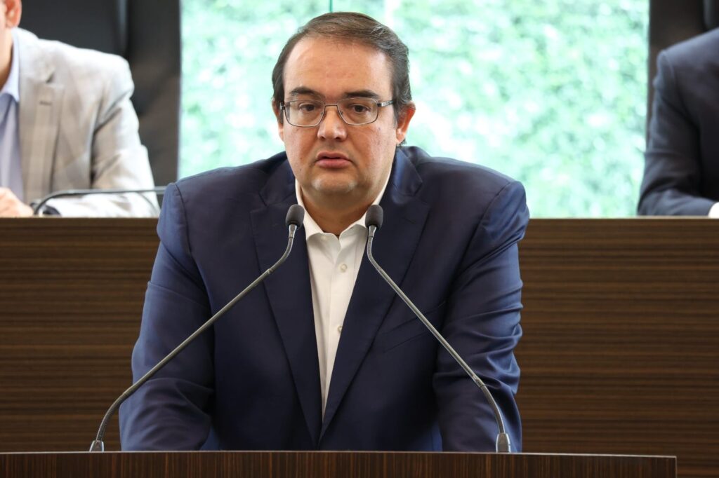 Pleno aprueba por unanimidad la “Ley Kuri” para proteger a menores en redes sociales.