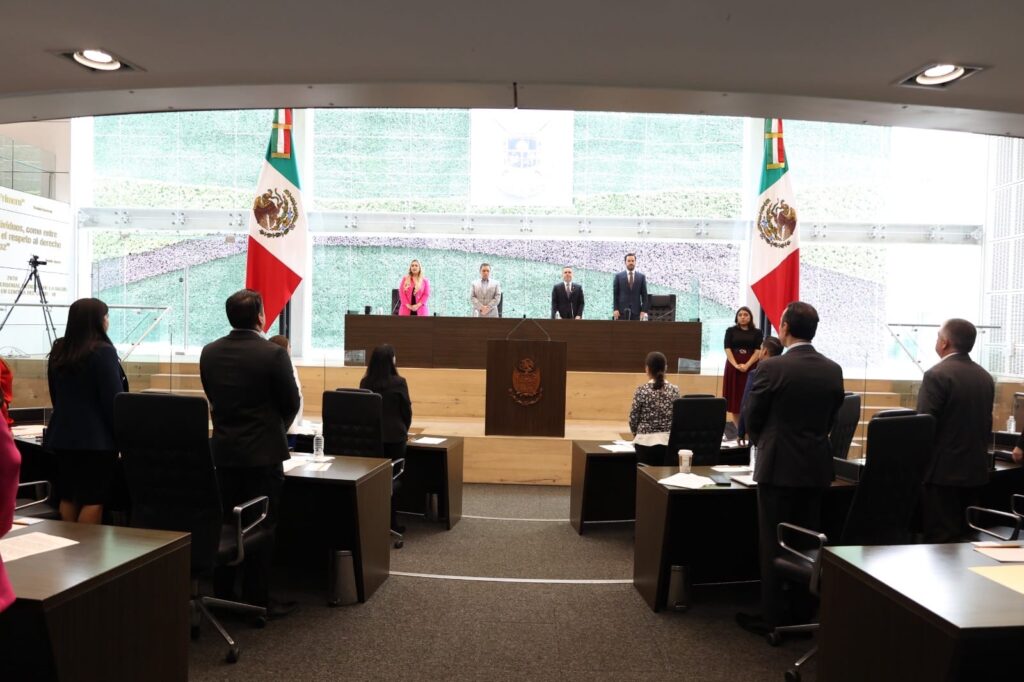 Pleno aprueba por unanimidad la “Ley Kuri” para proteger a menores en redes sociales.