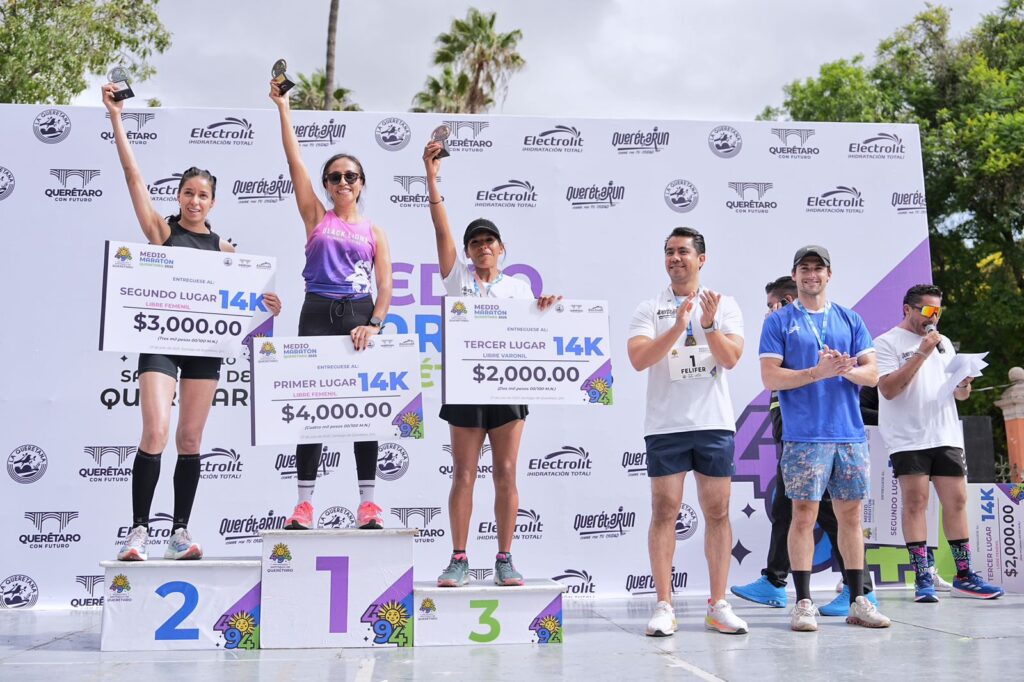 Encabeza Felifer Macías Medio Maratón por el 494 aniversario de Querétaro