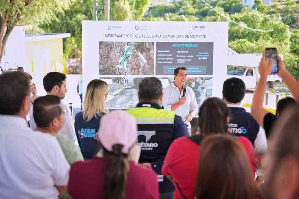 Asiste Felifer Macías a entrega de obra de mejoramiento de calles en la comunidad de Mompaní 
