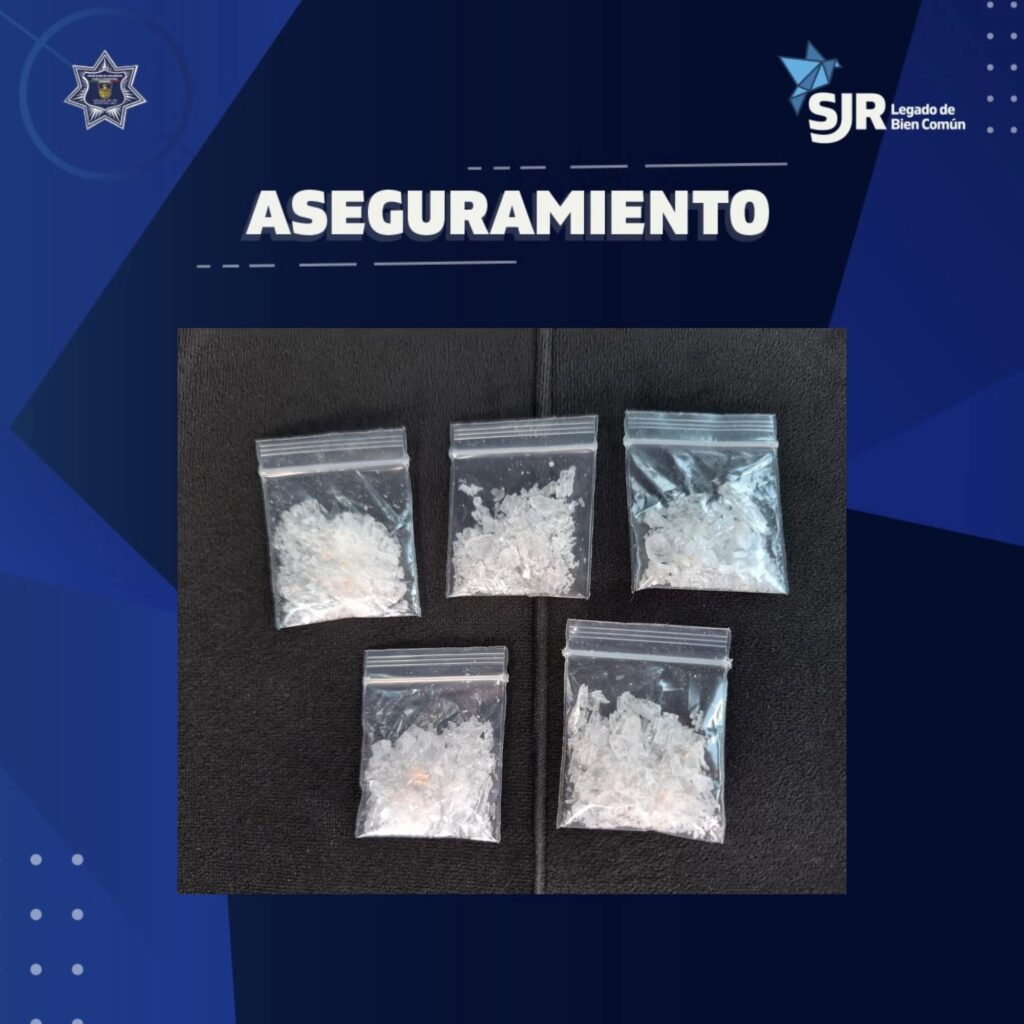 Durante un recorrido de seguridad en la colonia Sagrado Corazón, elementos policiales detectaron a un sujeto que, al notar su presencia, adoptó una actitud nerviosa y evasiva, para posteriormente huir del lugar.