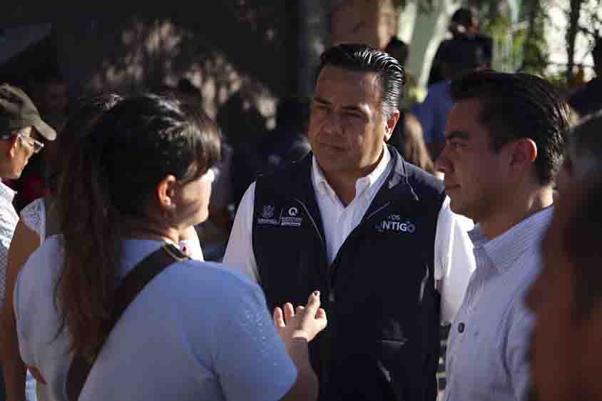 Entregan rehabilitación de calles de Mompaní