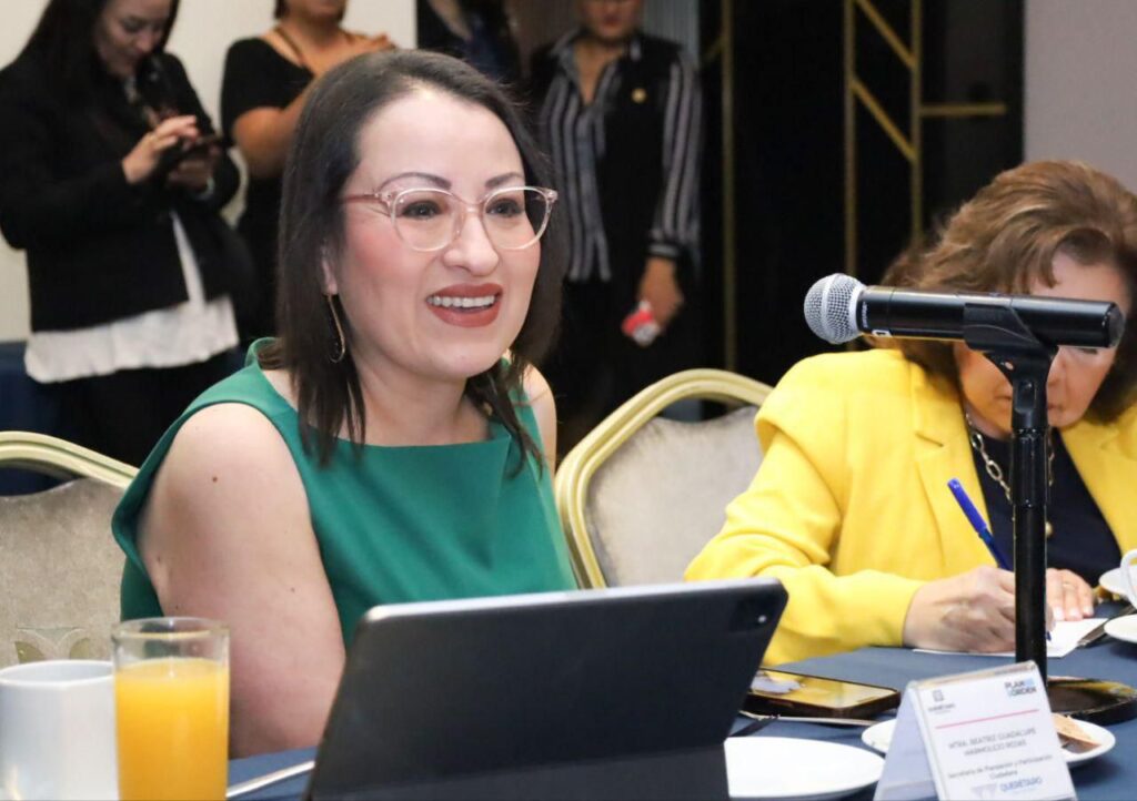 Municipio de Querétaro y Observa Ciudadanía lanzan programa piloto en escuelas Preguntar a ChatGPT