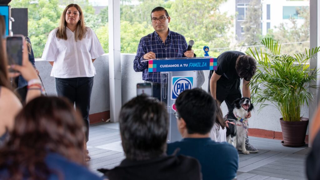 Aquí se gobierna por la protección de animales de compañía: Martín Arango