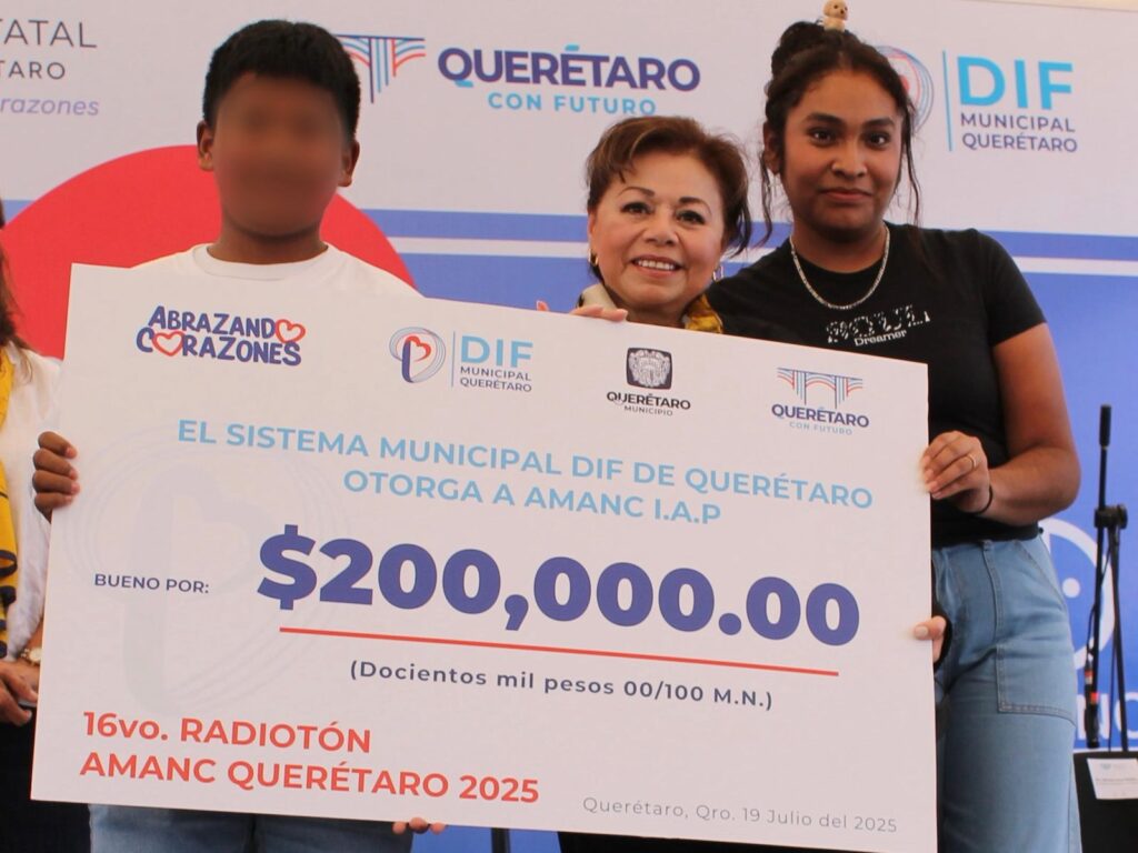 Adriana Olvera de Macías participó en el 16º Radiotón de AMANC Querétaro