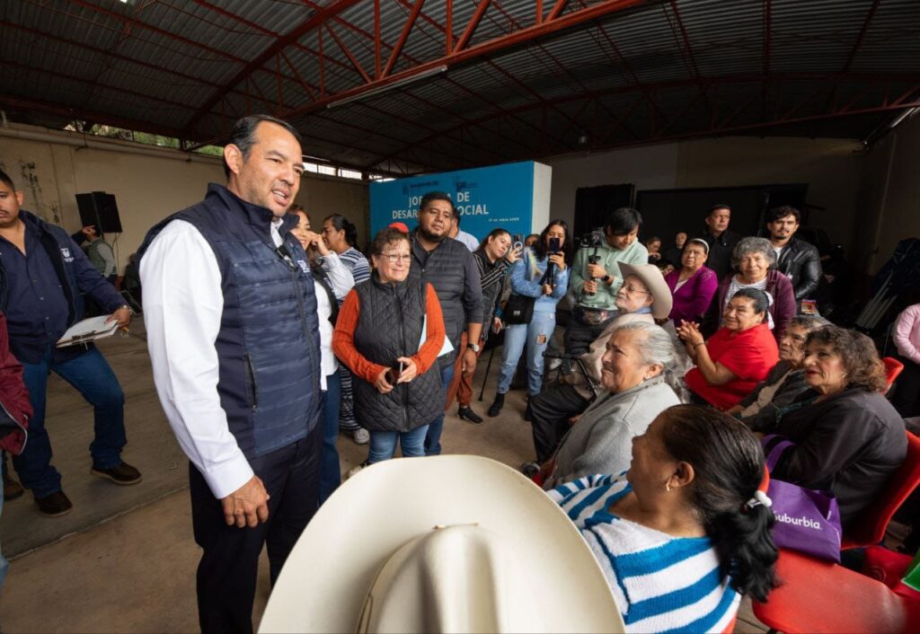 Roberto Cabrera encabeza Jornada de Desarrollo Social en Paso de Mata