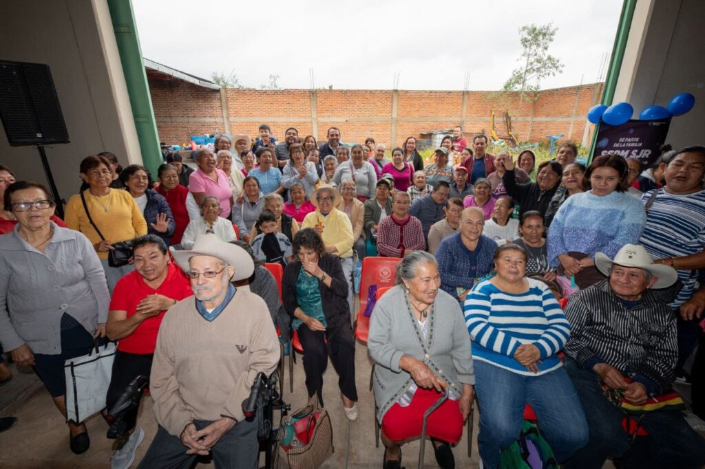 Roberto Cabrera encabeza Jornada de Desarrollo Social en Paso de Mata