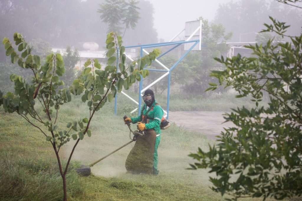 Supervisa Roberto Cabrera trabajos de mejora de imagen urbana en colonia Los Olivos