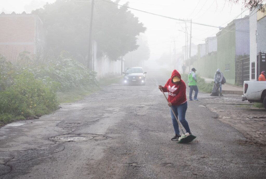 Supervisa Roberto Cabrera trabajos de mejora de imagen urbana en colonia Los Olivos