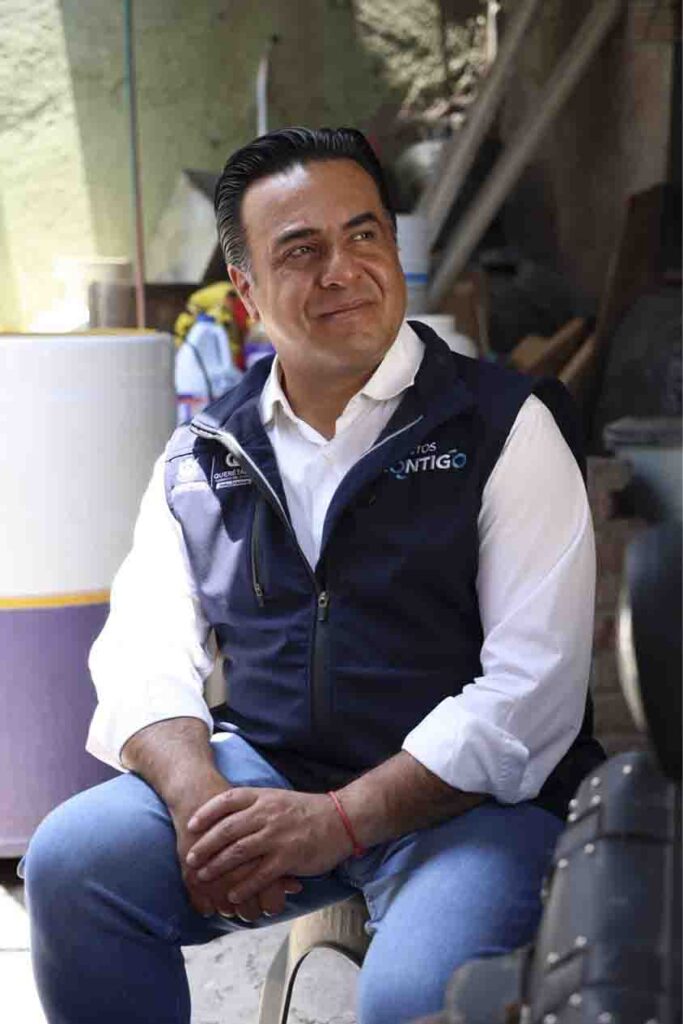 Roberto Cabrera entrega rehabilitación de red de agua y drenaje e inaugura puente en Palmillas