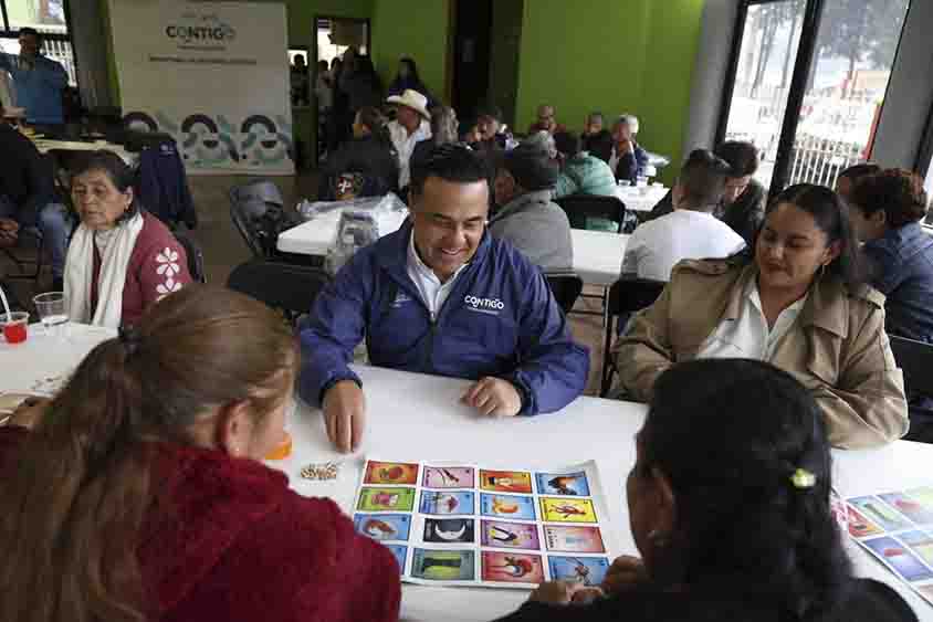 Visita titular SEDESOQ el Club del Adulto Mayor en San Joaquín