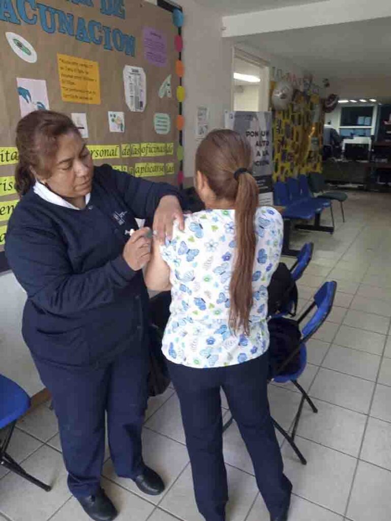 Vacuna SESA a personal de la Jurisdicción Sanitaria No.1