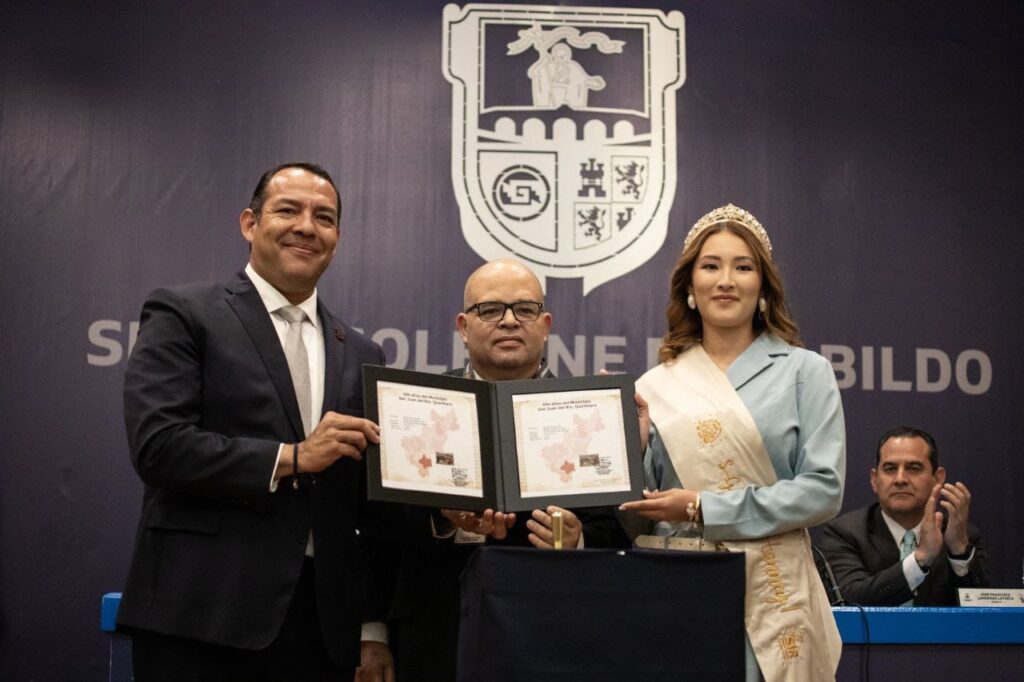 Cancelan sello postal conmemorativo de la fundación de San Juan del Río y reconocen a sanjuanenses distinguidos