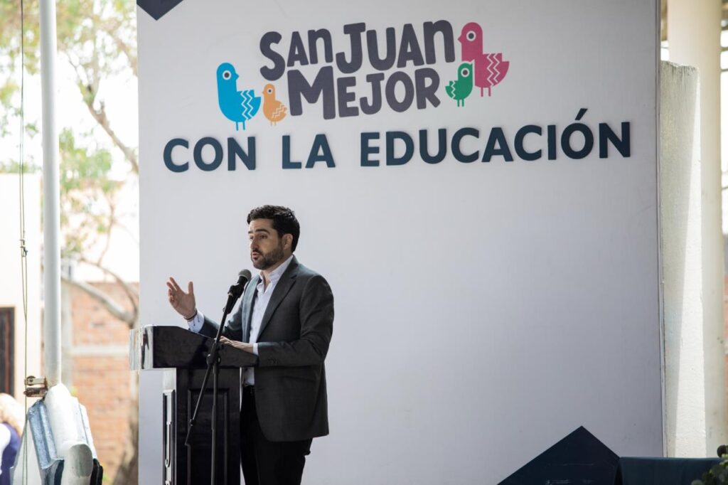 En San Juan del Río una Mejor Sociedad se fortalece con educación y se construye desde las aulas