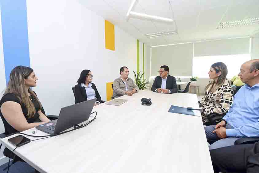 Fomentan UT San Juan e IQEI emprendimiento entre los estudiantes