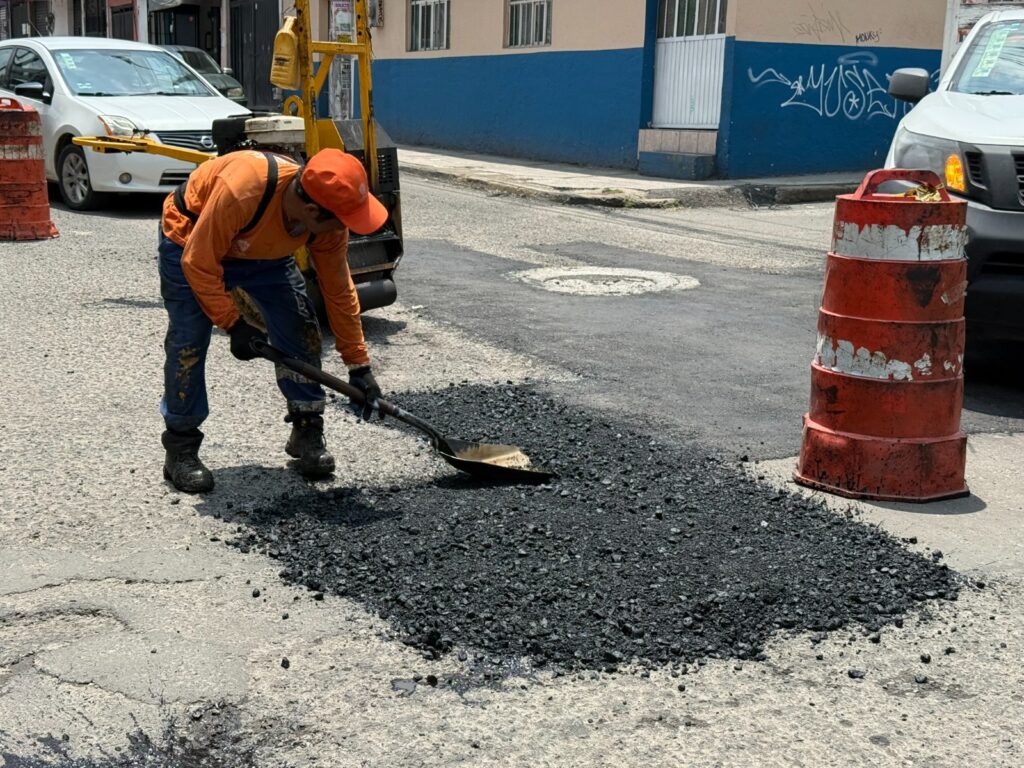 Municipio de Querétaro interviene más de 36 mil metros cuadrados de vialidades con trabajos de bacheo