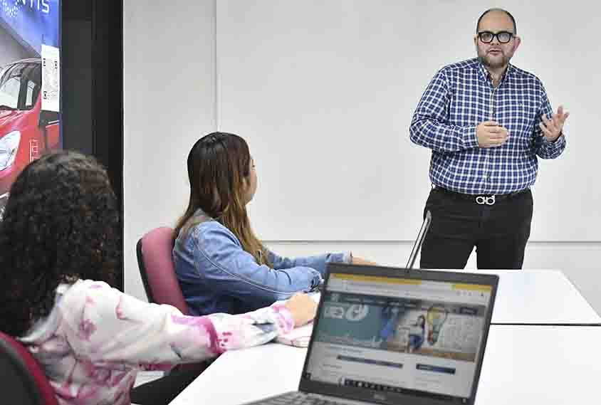 Ofrece la UTEQ diplomados para profesionalizar a equipos de trabajo o emprendedores