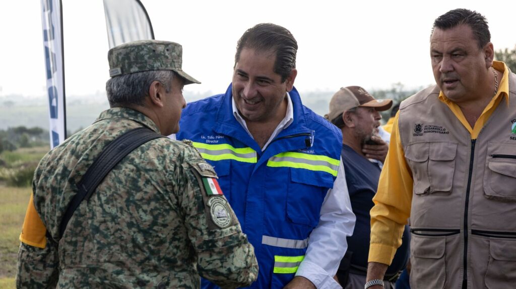 Toño Pérez inicia acciones del Programa “Raíces del Agua” con reforestación en Santa Bárbara La Cueva