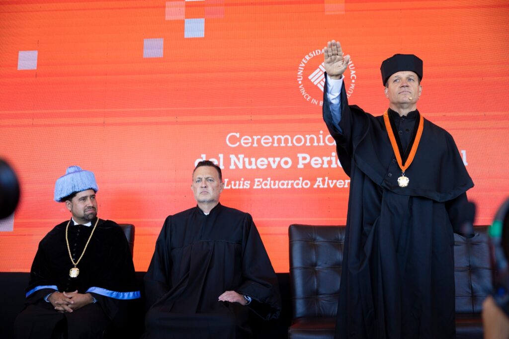 Atestigua Mauricio Kuri toma de protesta del Rector de la Anáhuac
