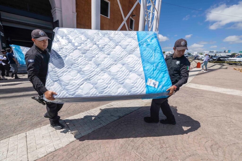 Avanza la entrega de enseres y apoyos alimentarios a familias afectadas por lluvias en Querétaro