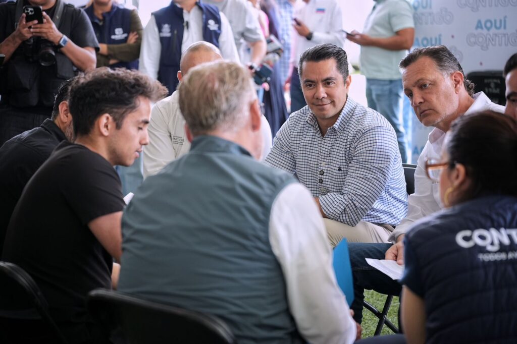 Participa Felifer Macías en Jornada Aquí Contigo