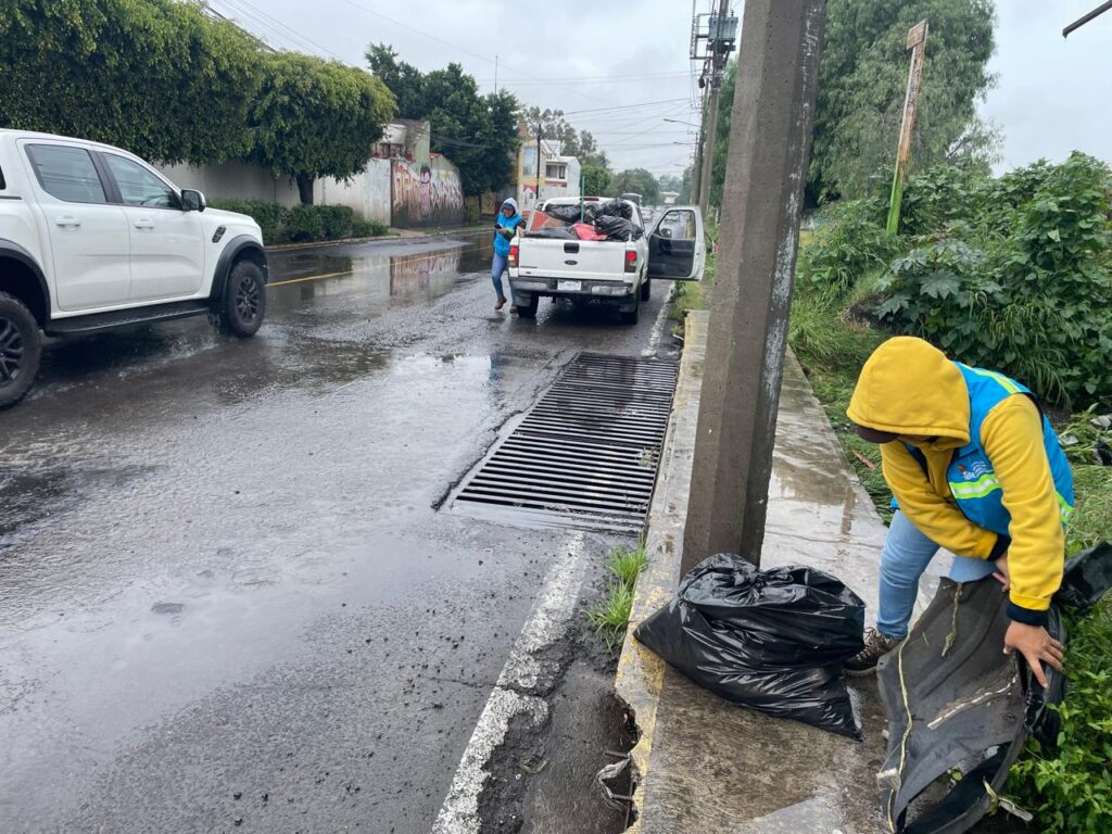 Gobierno Municipal de San Juan del Río atiende reportes derivados de la lluvia de este sábado y madrugada de domingo