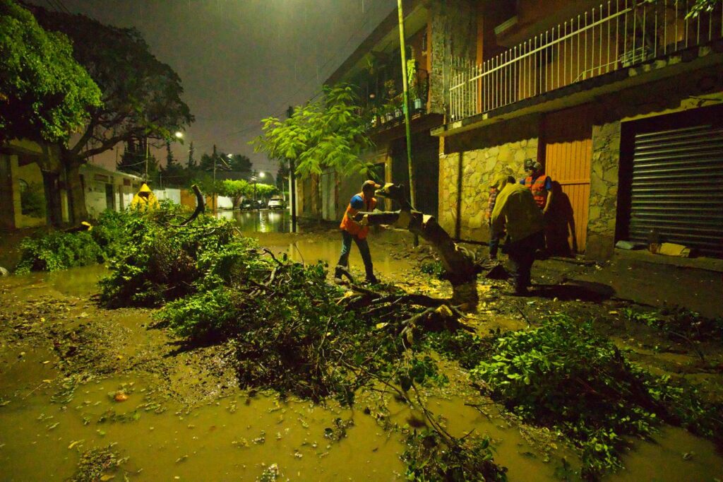 Gobierno Municipal de San Juan del Río atiende reportes derivados de la lluvia de este sábado y madrugada de domingo