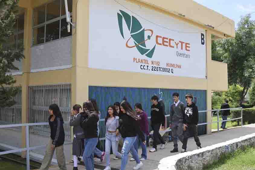 Inicia construcción de aula para el CECyTEQ Huimilpan