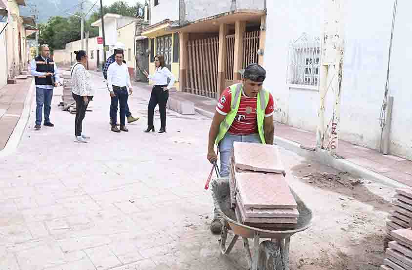 Supervisa CEI obra en cabecera municipal de Peñamiller