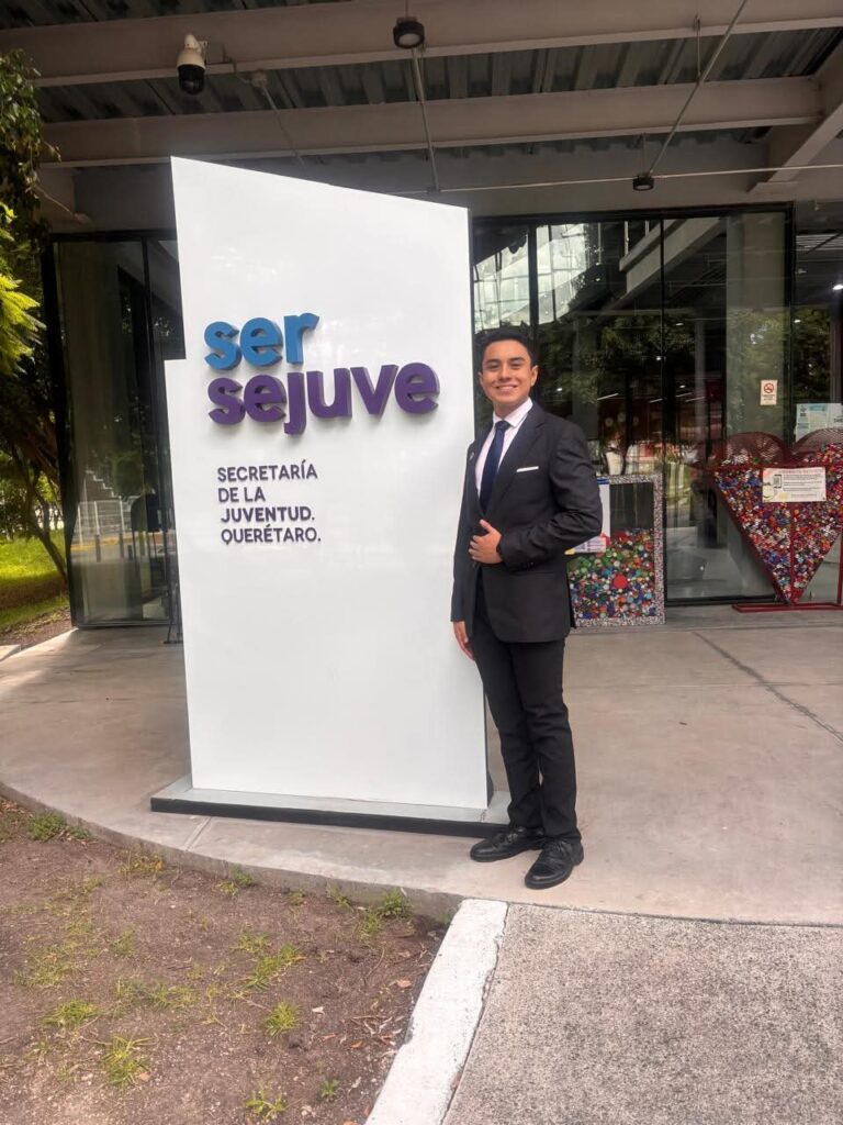 Estudiante del COBAQ Cadereyta gana concurso estatal de oratoria