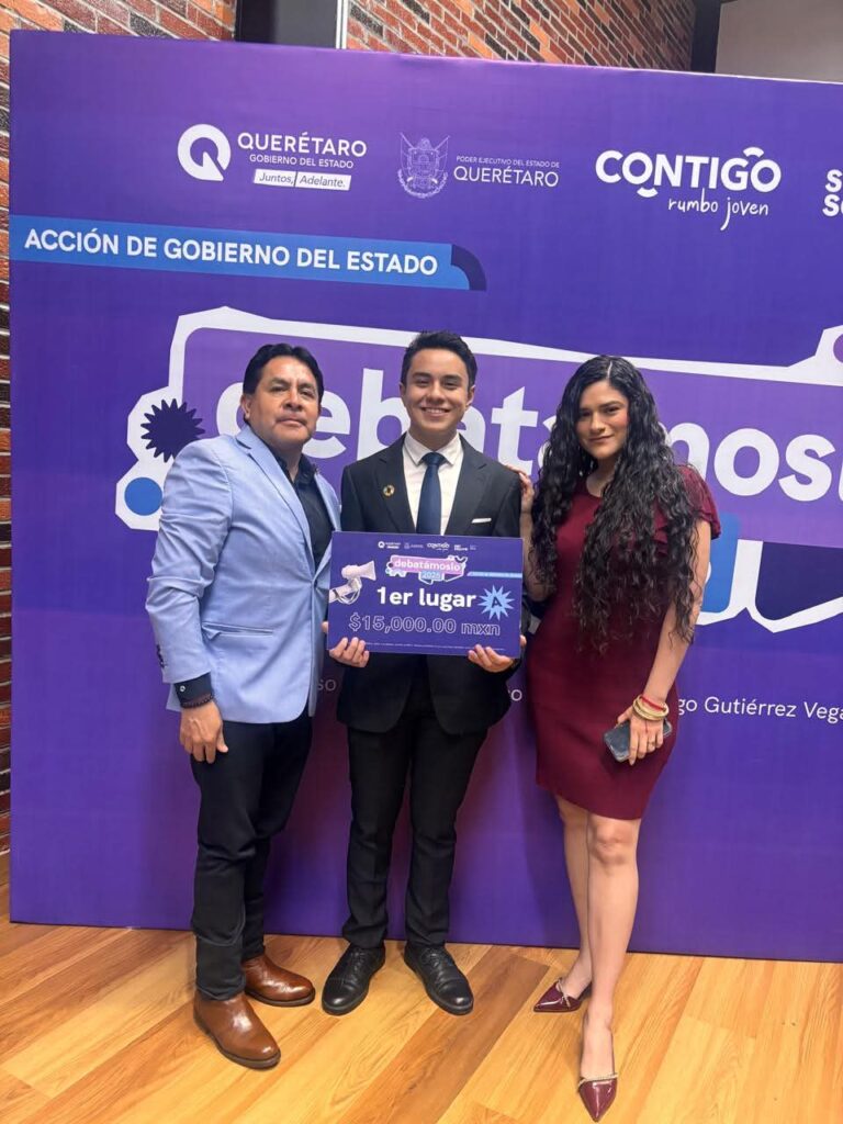 Estudiante del COBAQ Cadereyta gana concurso estatal de oratoria