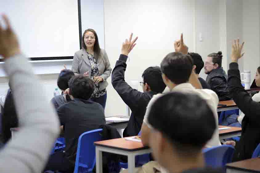 Con mil 300 nuevos estudiantes inician inducción en la UT San Juan