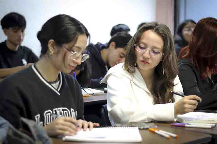 Con mil 300 nuevos estudiantes inician inducción en la UT San Juan