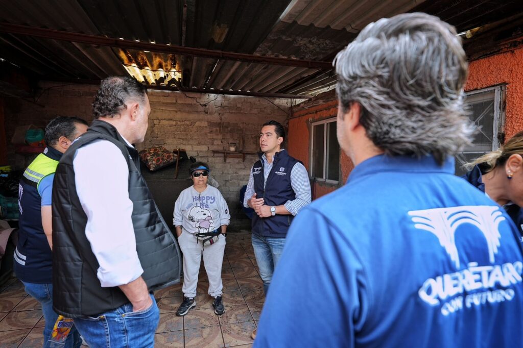 Recorren Felifer Macías y Mauricio Kuri zonas afectadas por lluvias en Querétaro