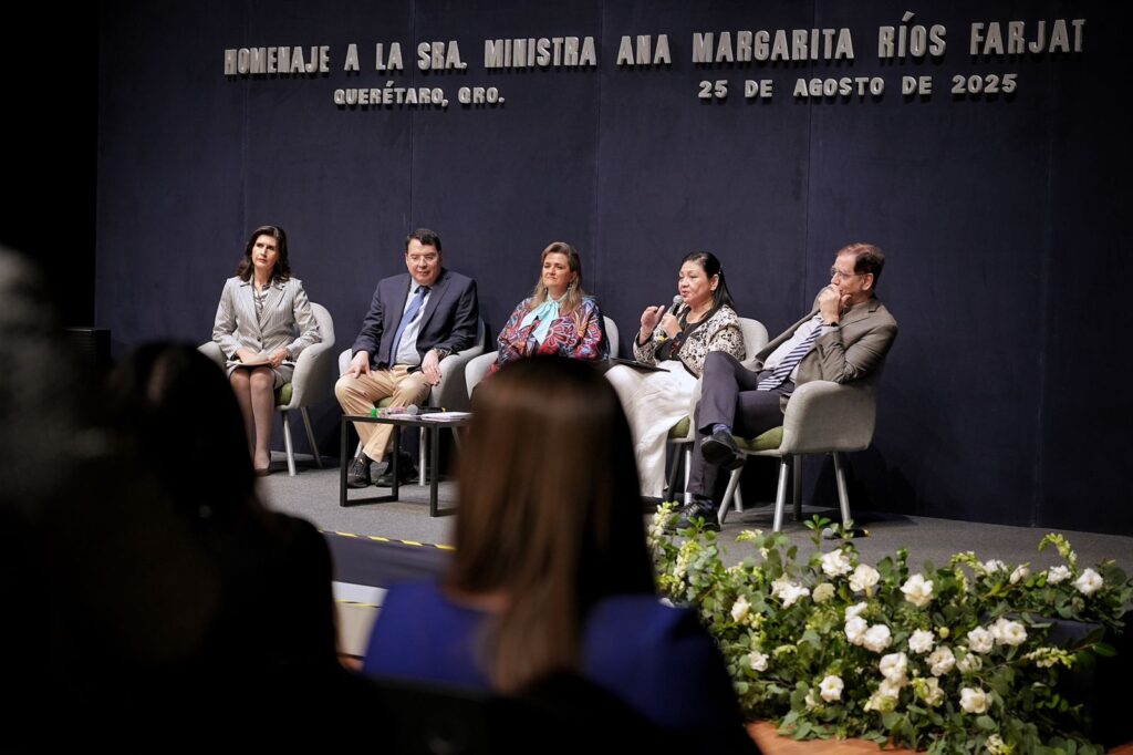 Asiste Felifer Macías al Homenaje de la Magistrada Ana Margarita Ríos Farjat