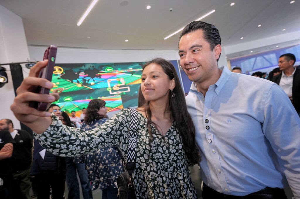 Asiste Felifer Macías a Queretagaming 2025