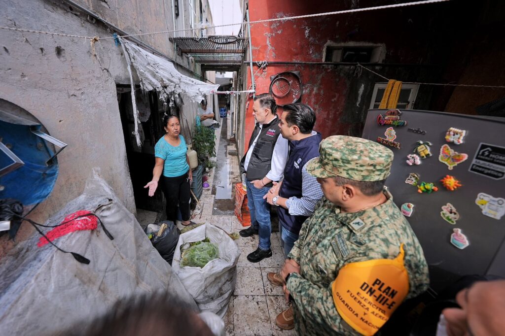 Recorren Felifer Macías y Mauricio Kuri zonas afectadas por lluvias en Querétaro Recorren Felifer Macías y Mauricio Kuri zonas afectadas por lluvias en Querétaro