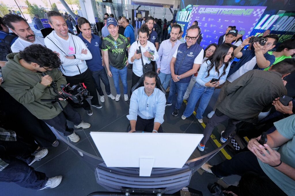 Asiste Felifer Macías a Queretagaming 2025