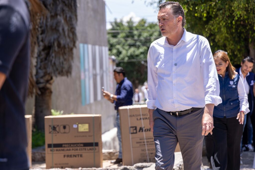 Arranca la entrega de apoyos a las familias afectadas por las lluvias