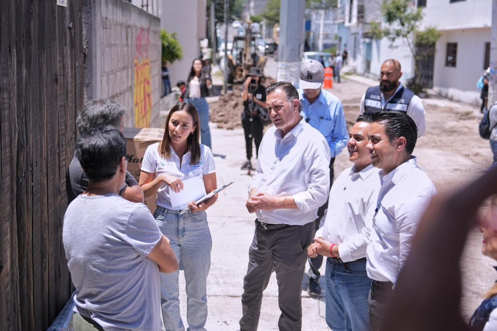 Felifer Macías y Mauricio Kuri llevan ayuda directa a familias tras intensas lluvias