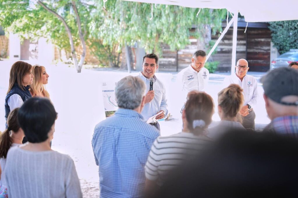 Entrega Felifer Macías obra integral en fraccionamiento Jurica Campestre