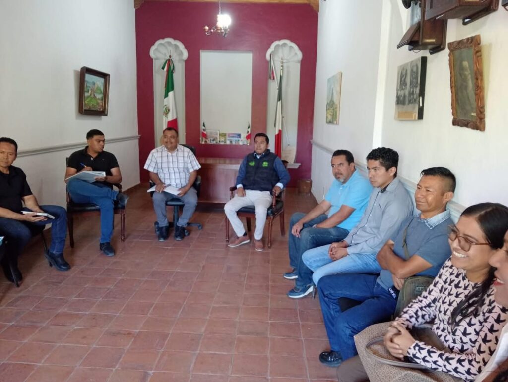 Mejora del Espacio Deportivo en La Campesina: Limpieza y Nivelación de la Cancha de Fútbol.
