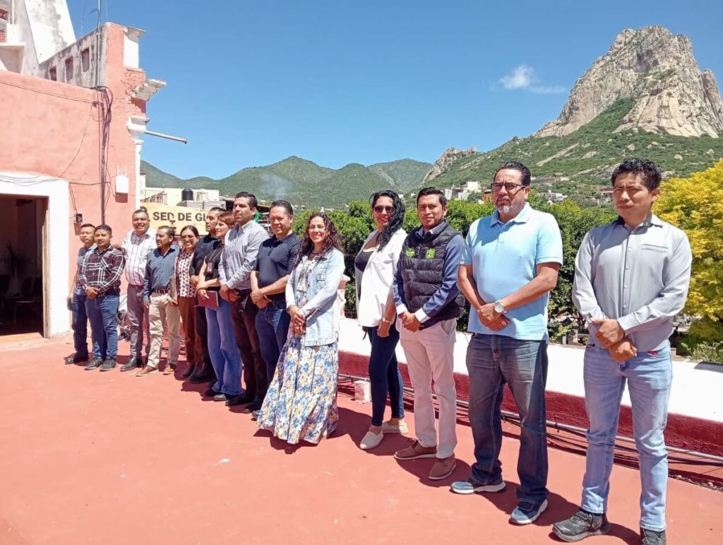 Mejora del Espacio Deportivo en La Campesina: Limpieza y Nivelación de la Cancha de Fútbol.