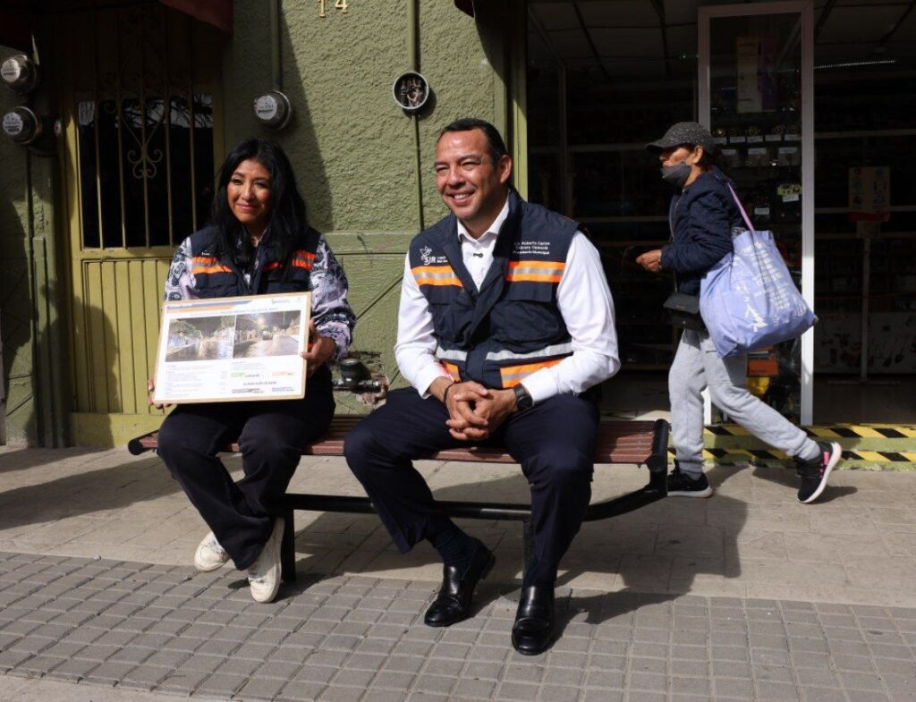 Roberto Cabrera supervisa rehabilitación de imagen urbana en 5 de Mayo que registra 82% de avance