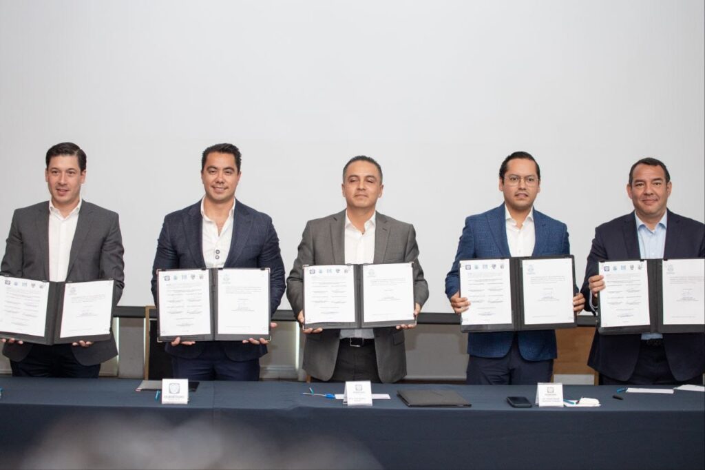 Firma Roberto Cabrera acuerdo para dar cumplimiento al Decreto que prohíbe música que haga apología del delito y violencia