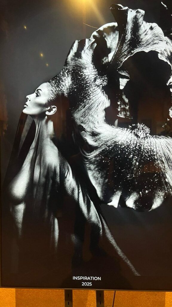 Inaugura titular de SECULT la muestra Multiversos Digitales