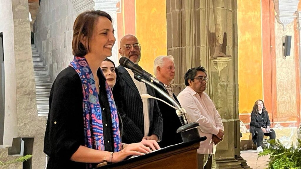 Inaugura titular de SECULT la muestra Multiversos Digitales