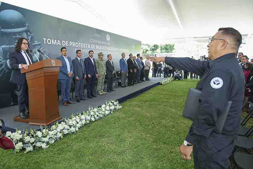 Participa SEGOB en toma de protesta de nuevo ingreso y ascensos de la Policía de Investigación del Delito
