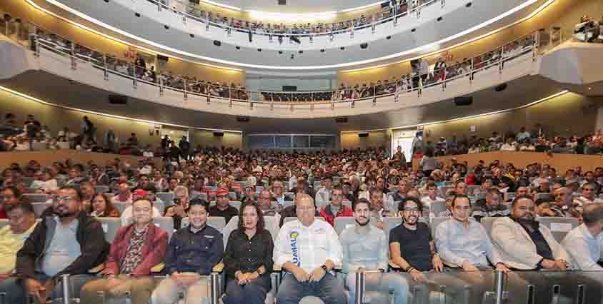 Capacitan a mil 300 taxistas para sumarse a QroTaxi